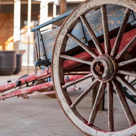 The Staging Post Μοτέλ Longreach Εξωτερικό φωτογραφία